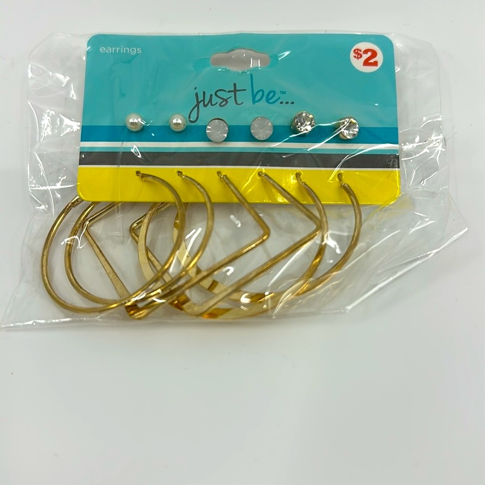 *FREE Earrings & Bracelets (10 sets of earrings & 8 bracelets) w/ bundle of $10 - Picture 4 of 4
